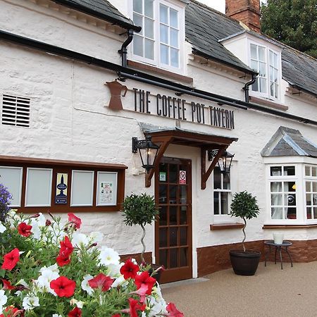 Potterspury The Coffee Pot Tavern B&B 외부 사진