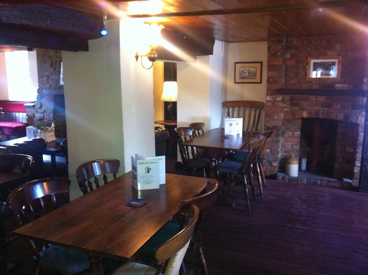 Potterspury The Coffee Pot Tavern B&B 외부 사진